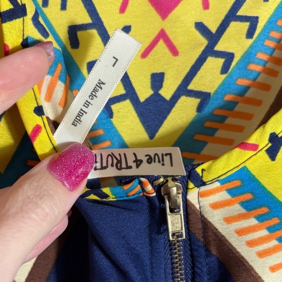 NWT Live 4 Truth Colorful Geometric Tribal Print Shift Mini Dress Size Large - Picture 3 of 6
